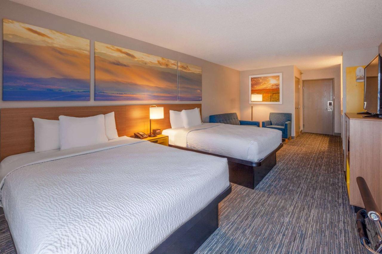 Days Inn By Wyndham Racine/Sturtevant Εξωτερικό φωτογραφία