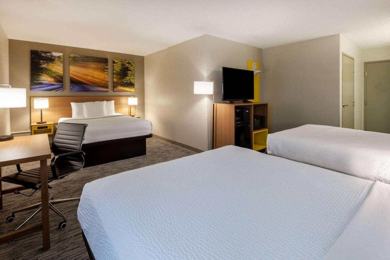 Days Inn By Wyndham Racine/Sturtevant Εξωτερικό φωτογραφία