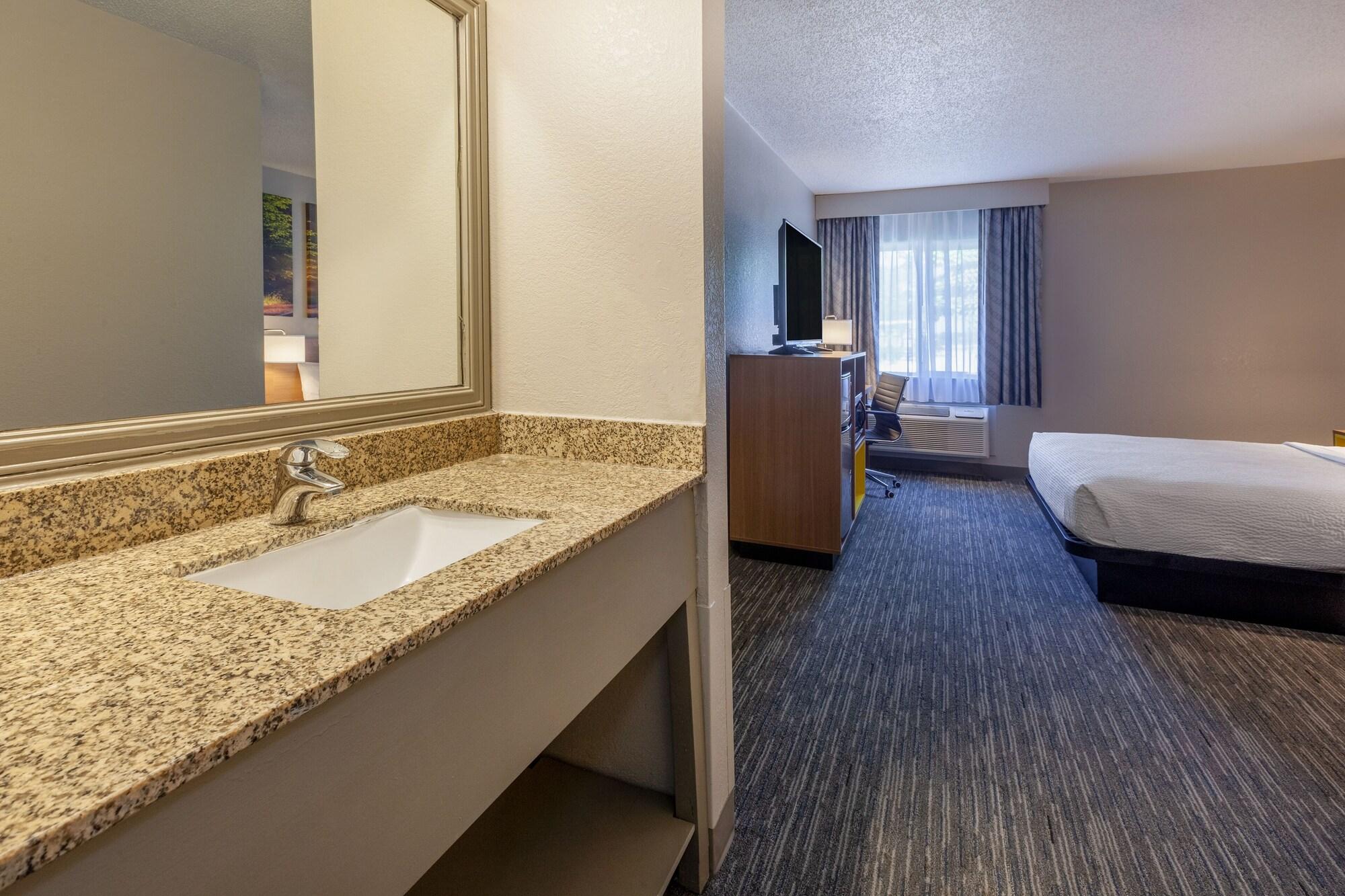 Days Inn By Wyndham Racine/Sturtevant Εξωτερικό φωτογραφία