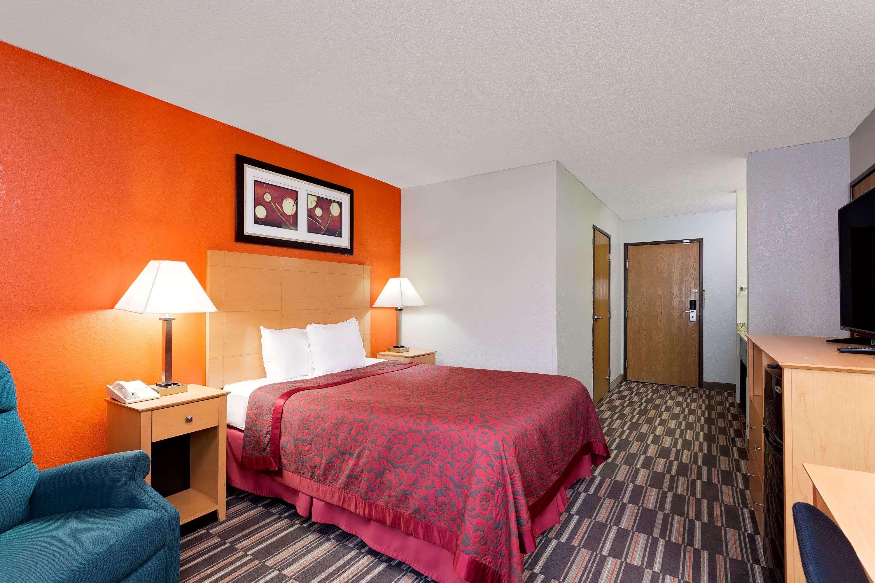 Days Inn By Wyndham Racine/Sturtevant Εξωτερικό φωτογραφία